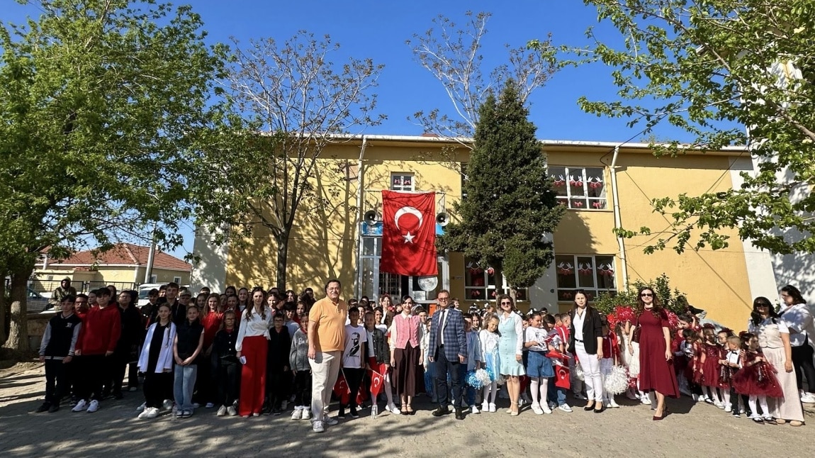 23 Nisan Ulusal Egemenlik ve Çocuk Bayramı Okulumuzda Coşku İçerisinde Kutlandı.